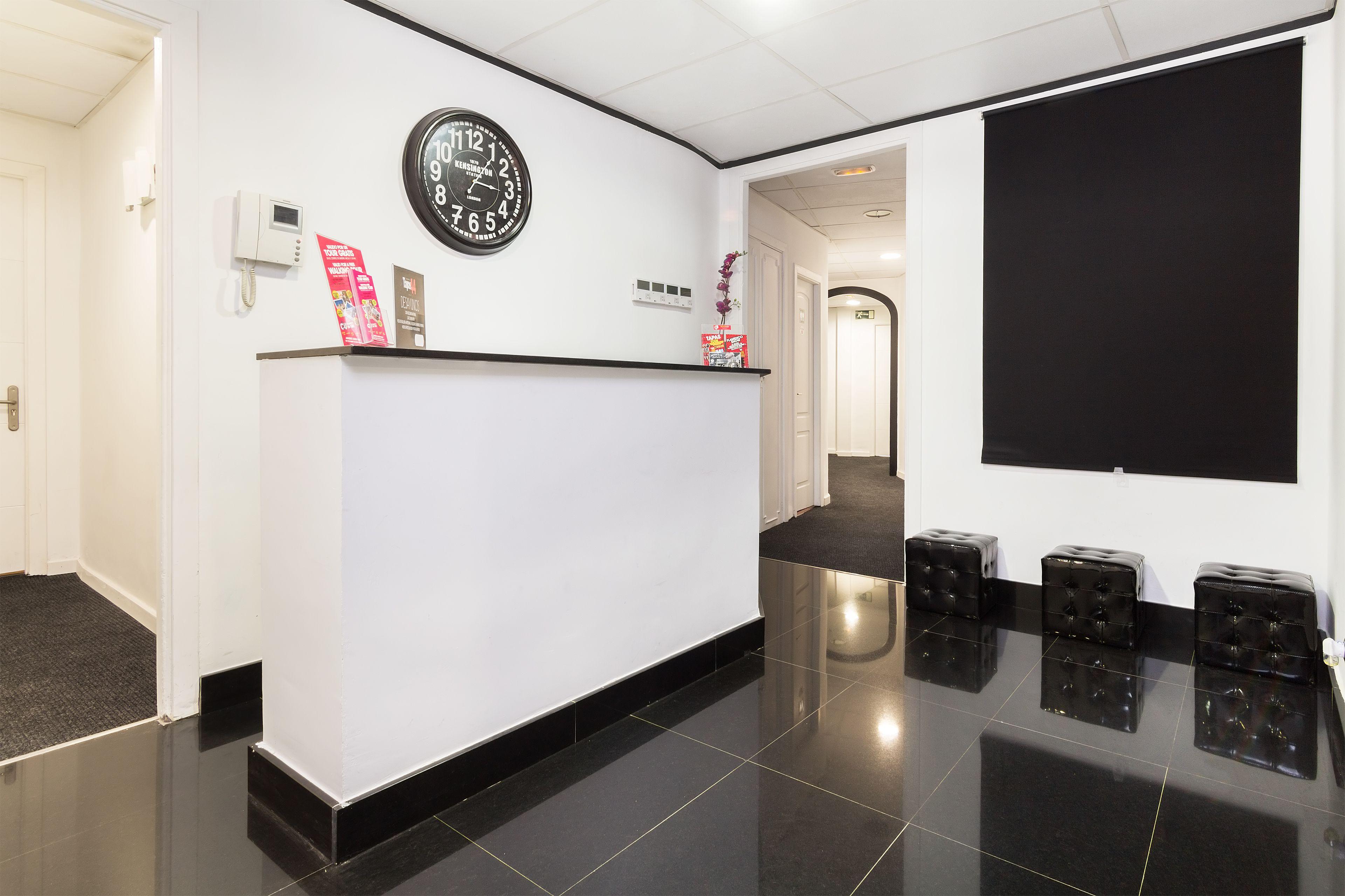 Gran Via 63 Rooms — Photos 3